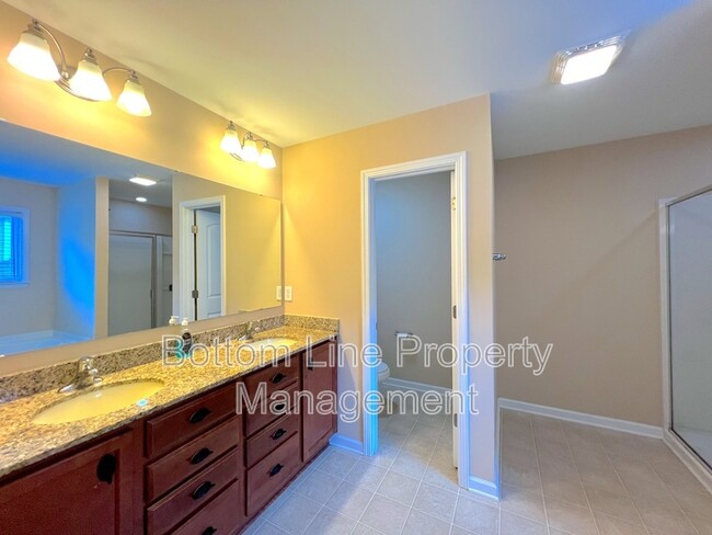 Building Photo - 815 Sarah Laura Ln