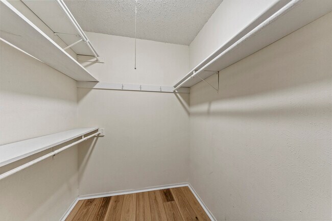 Building Photo - 25 Grant Cir