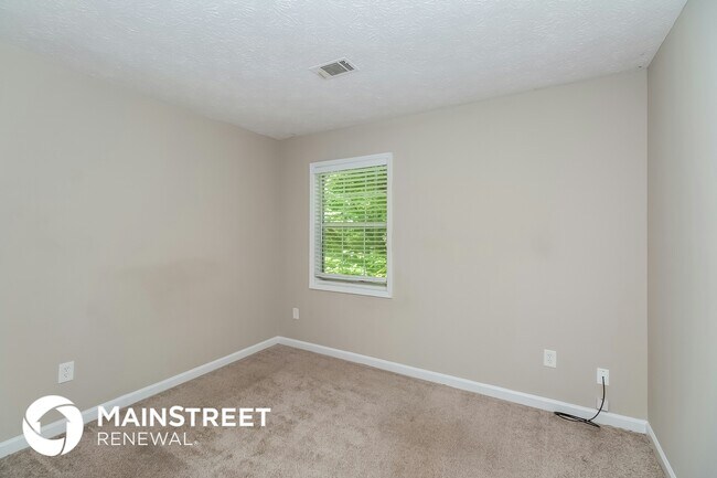 Building Photo - 4799 Wyndam Dr