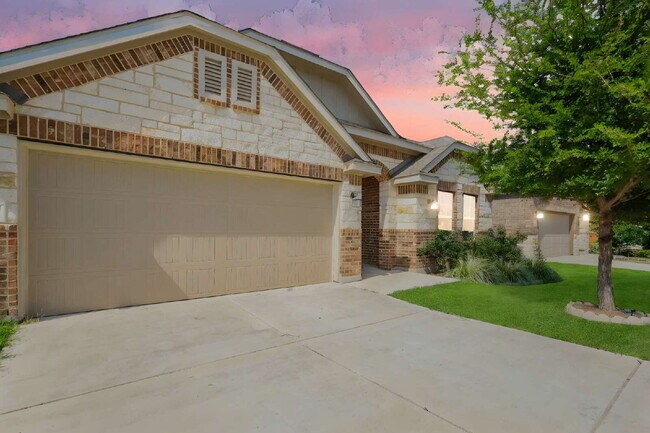Building Photo - Beautiful 4-Bed, 3-Bath Single-Story Home ...