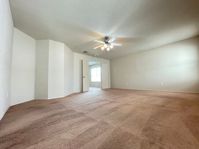 Building Photo - Keller ISD-5 BED, 4 BATH-AMAZING PRICE!