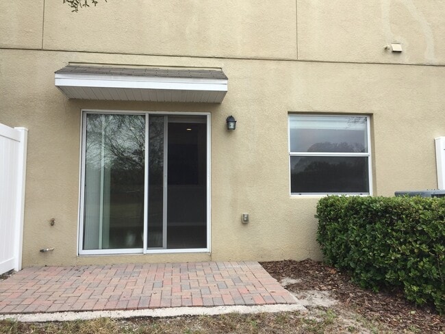 Building Photo - Pond view!!  3Bed/2.5Bath/1car Garage Town...