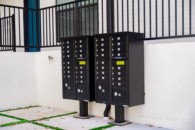 Building Photo - 606 N Marsalis Ave