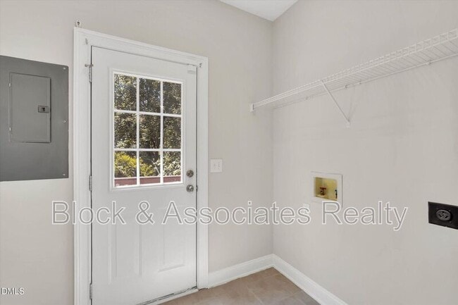 Building Photo - 109 Old Savannah Dr