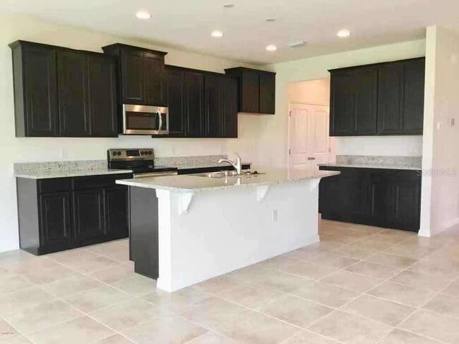 Building Photo - 4540 SW 65th Pl