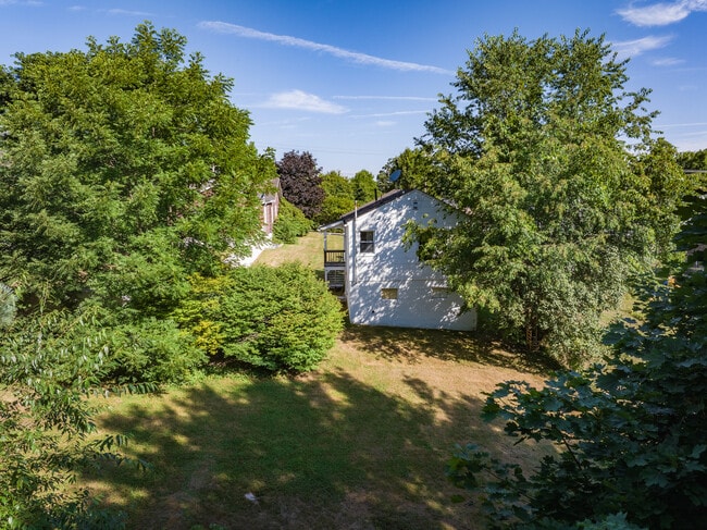 Building Photo - 610.5 Russell St