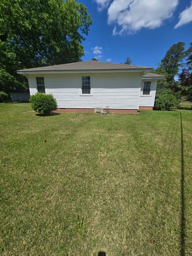 Building Photo - 8000 Curtis Rd