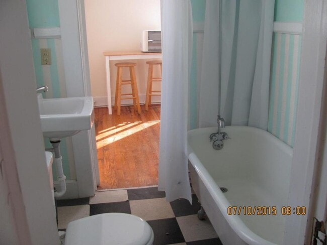 Building Photo - 305 Ebenezer Ave