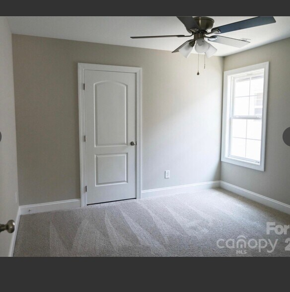 Building Photo - 385 Harrel St