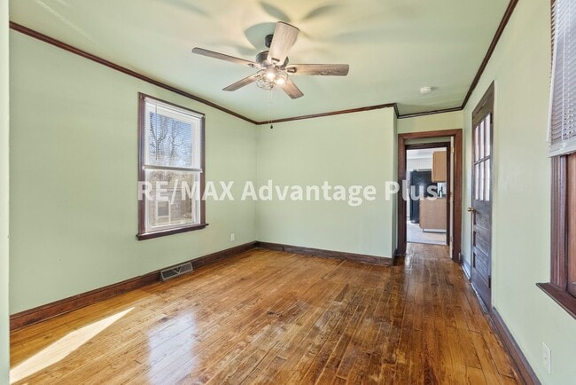 Building Photo - 3-Bedroom Home Convenient to Farmville and Hampden Sydney!