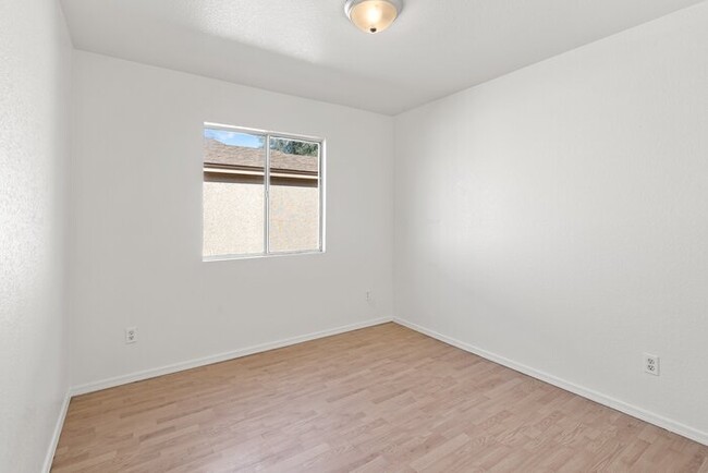 Building Photo - Tucson, AZ - Single-Family - $1,695.00 Ava...