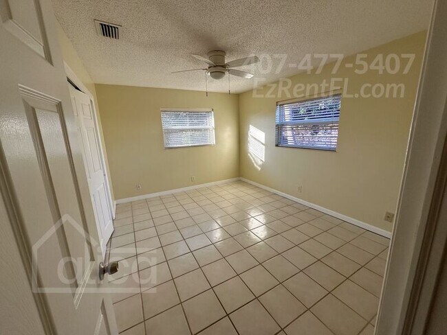 Building Photo - 13753 Oleander Ave