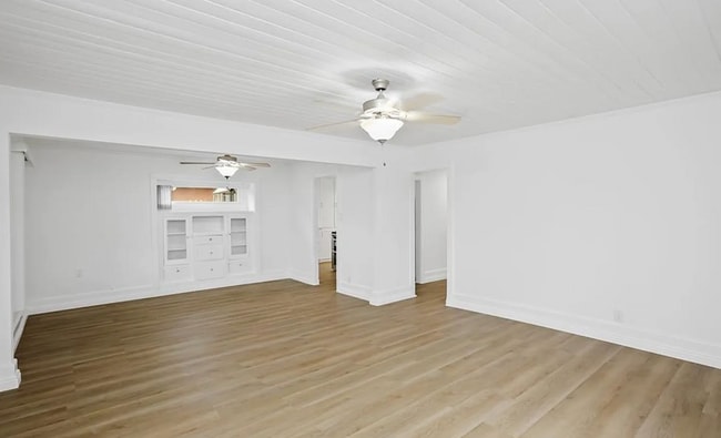 Building Photo - 3 Bedroom, 1 Bathroom Home – Ideal for Stu...