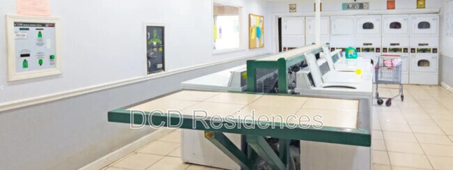 Building Photo - 5504 Pine Forest Ct