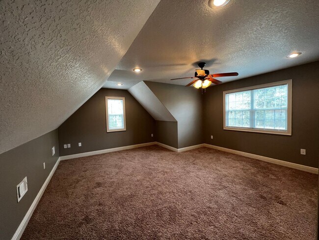 Building Photo - 3220 Horseshoe Trail