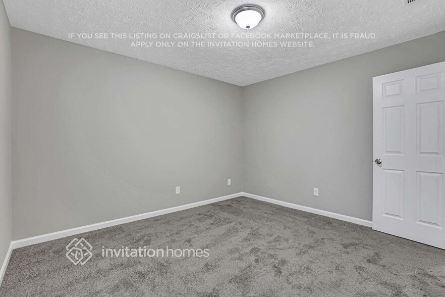 Building Photo - 495 Mountainview Dr