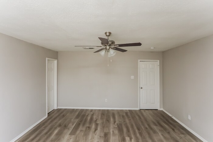 Building Photo - 6504 Pilgrim Ln
