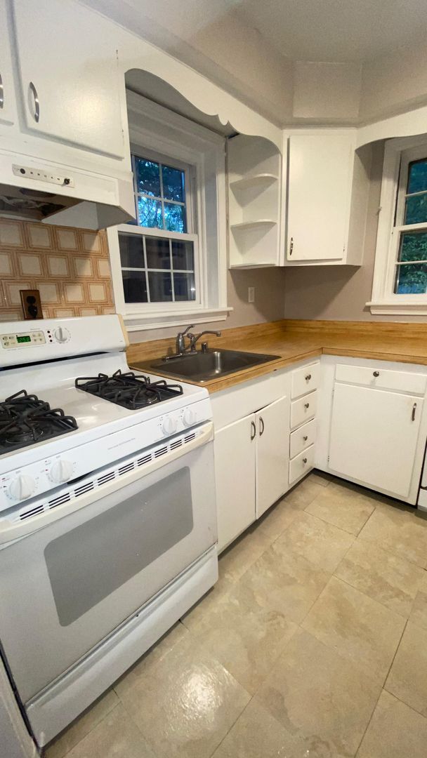 Building Photo - 3 Bedroom in Woodmoor available ASAP!!