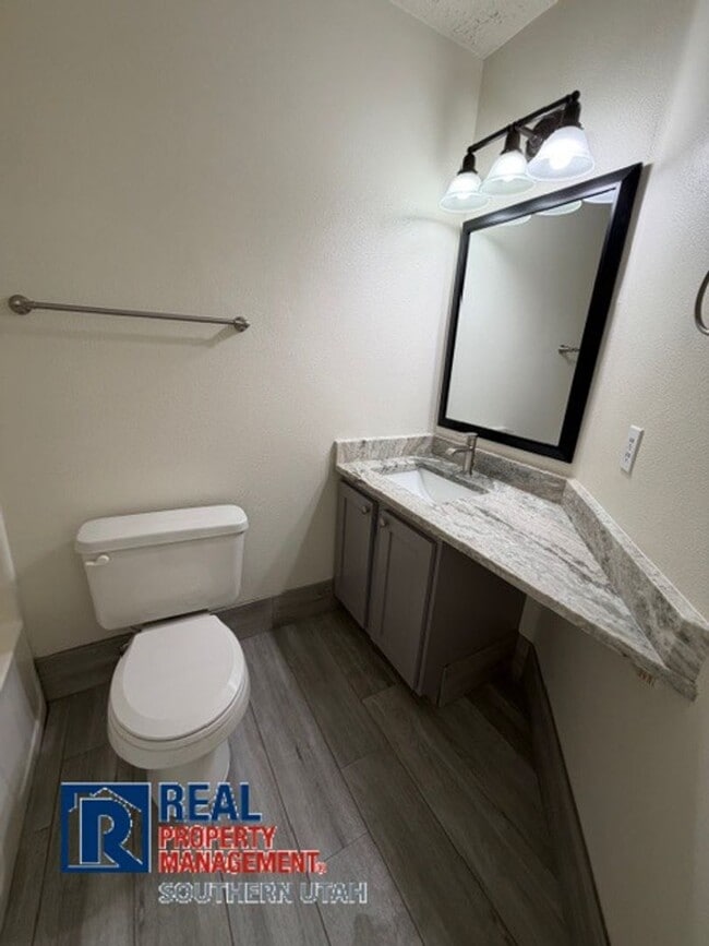 Building Photo - Remolded 3 Bedroom near Costco