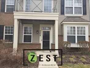 Building Photo - OPEN HOUSE- 5/6! 4PM-430PM! First floor 2 Bed 2 Bath Condo with tons of amenities!