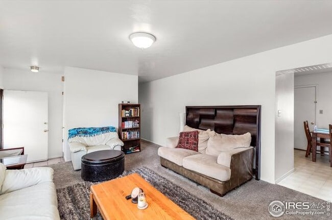 Building Photo - 1112 Gard Pl