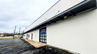 Building Photo - 2531 W Morton St