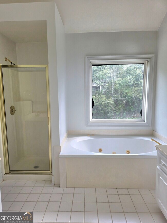 Building Photo - 3385 Wellbrook Dr