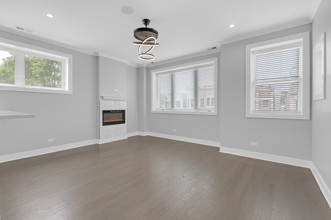 Building Photo - 4827 S St Lawrence Ave