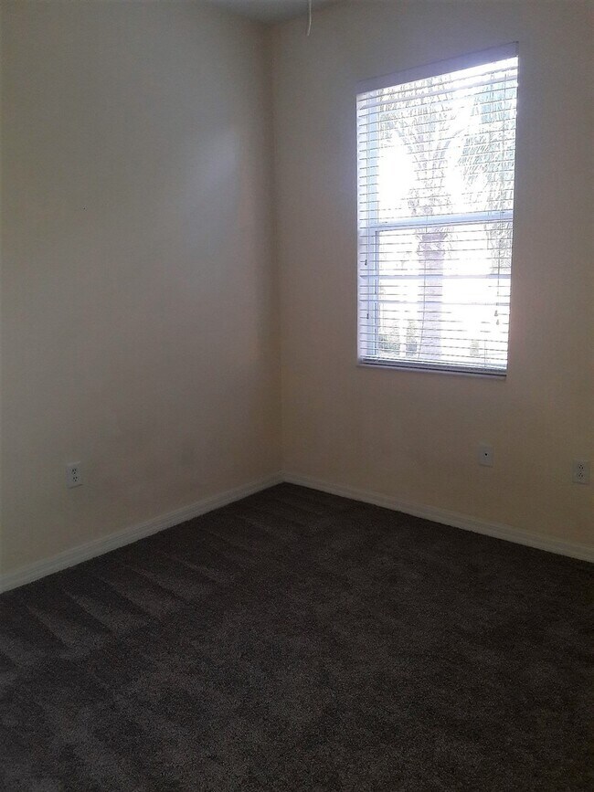 Building Photo - Annual unfurnished-3 bedroom, 2 bath condo with garage in gated community!