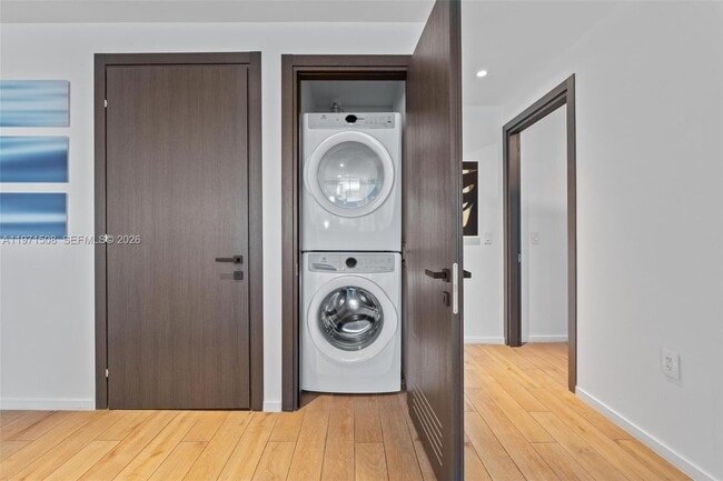 Building Photo - 398 NE 5th St