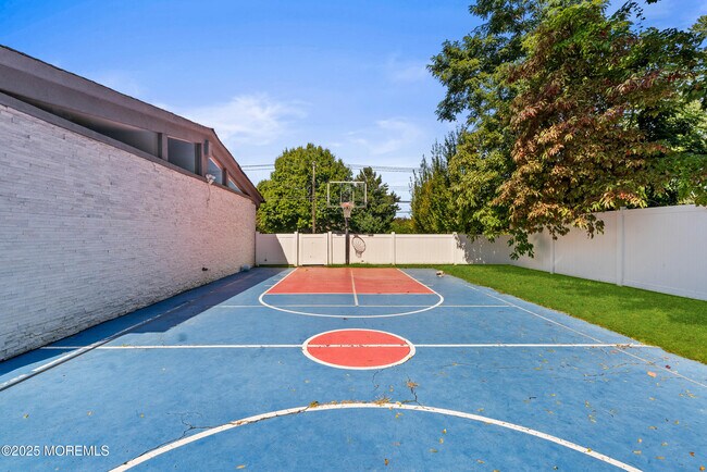 Building Photo - 512 Deal Rd