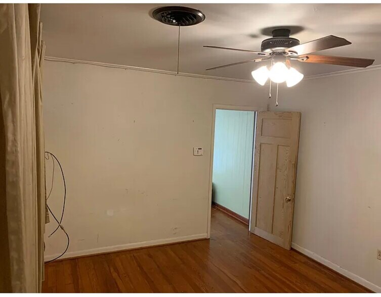 Building Photo - 209 Audubon St