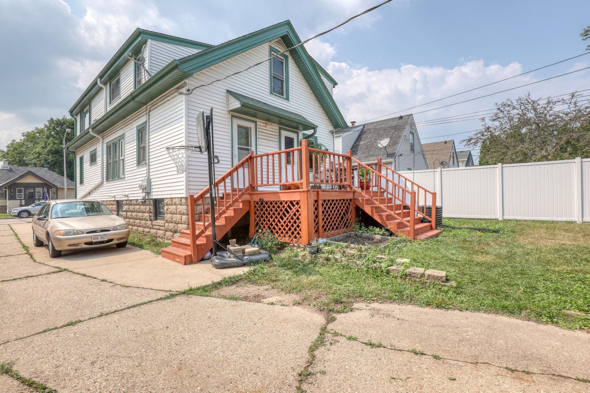 Building Photo - 1944 S 92nd St