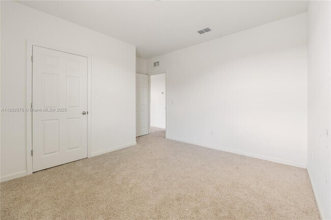 Building Photo - 5305 Fantasy Dr