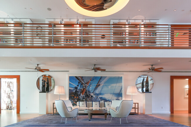 Building Photo - 2627 S Bayshore Dr