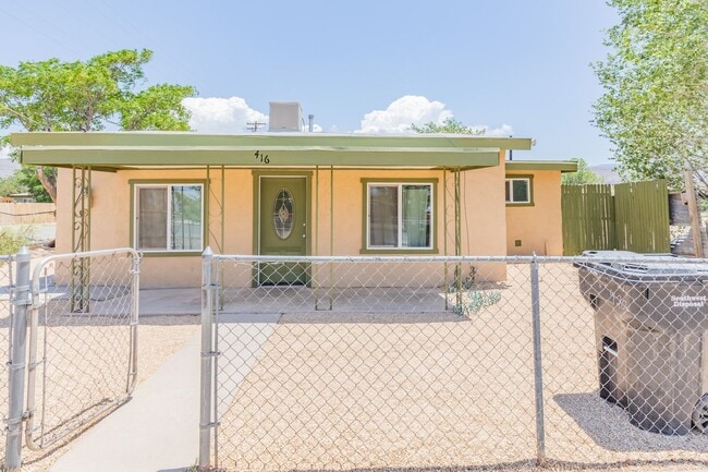 Primary Photo - Adorable updated 2 Bedroom 1 Bath Home on ...