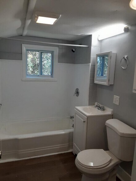 Bathroom - 726 Ben Hur Ave