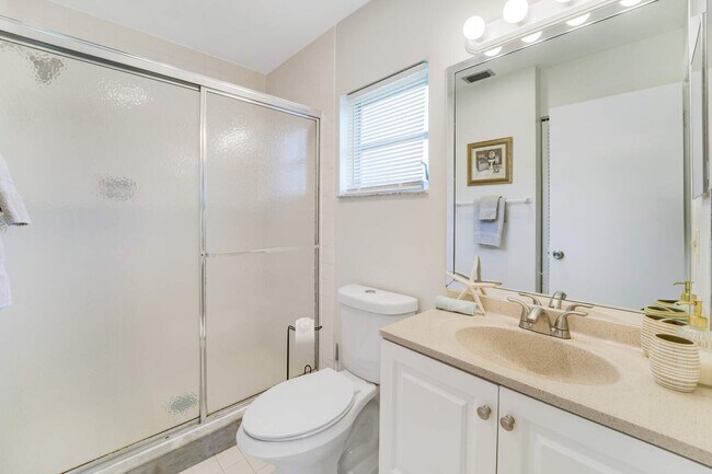 Building Photo - 5890 Sugar Palm Ct