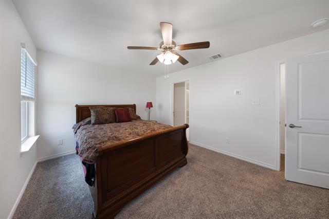 Building Photo - 627 Willow View Way