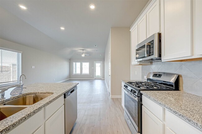 Building Photo - 8154 Royal Breeze Dr