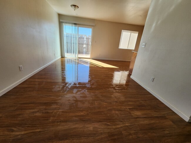 Building Photo - 150 Brookridge Dr