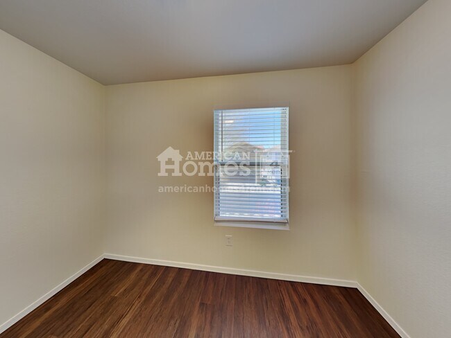 Building Photo - 668 W Paseo Celestial