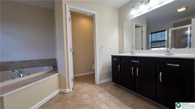 Building Photo - 251 Milkweed Dr