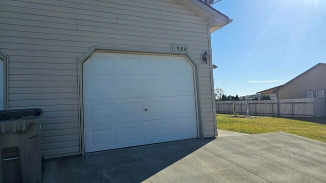 Building Photo - 14th Mtn. Home Duplex