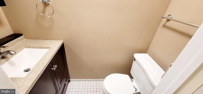 Building Photo - 15 Twin Brooks Dr