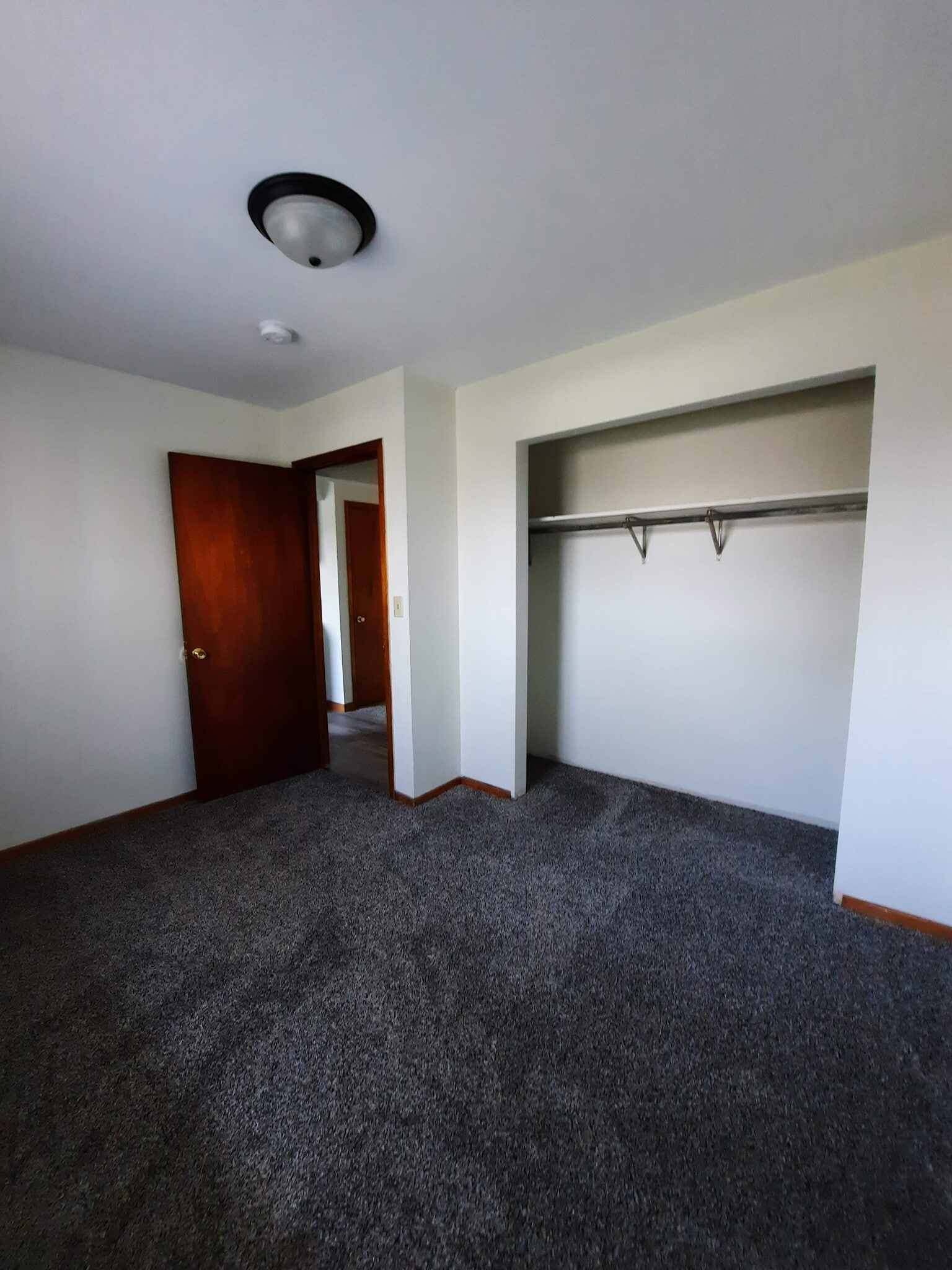 Building Photo - 3213 Pomona Dr