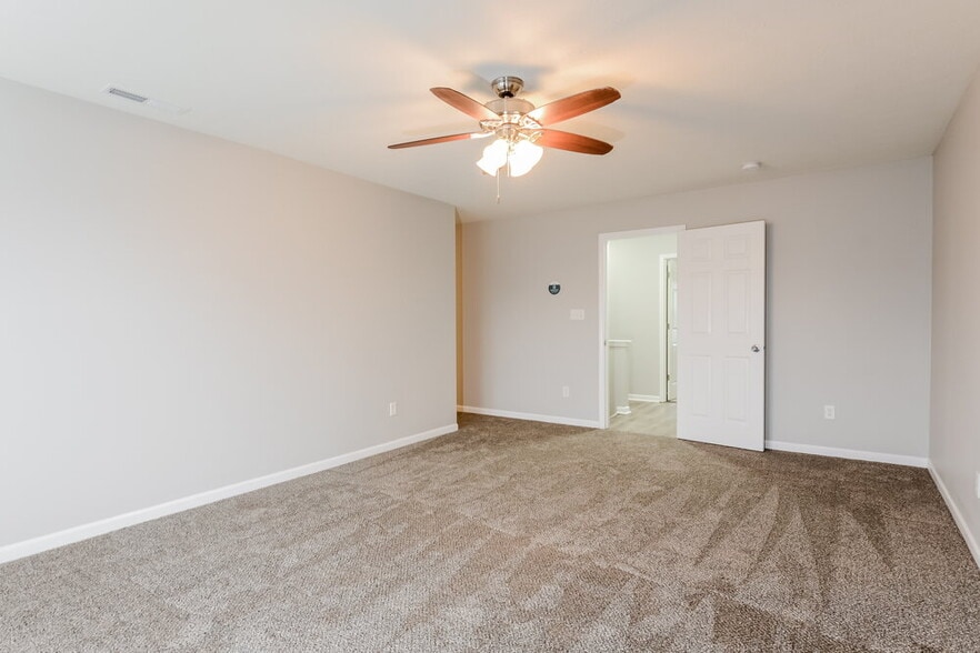 Building Photo - 8110 Grove Berry Dr