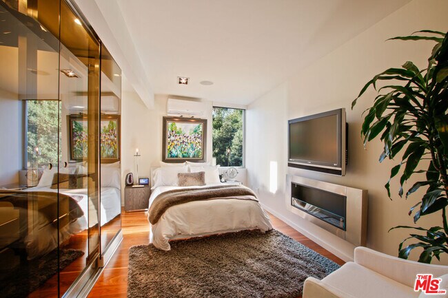 Building Photo - 9416 Beverlycrest Dr