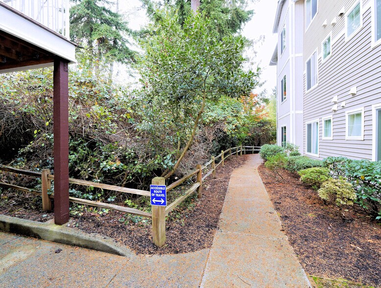 Building Photo - 14915 38th Dr SE
