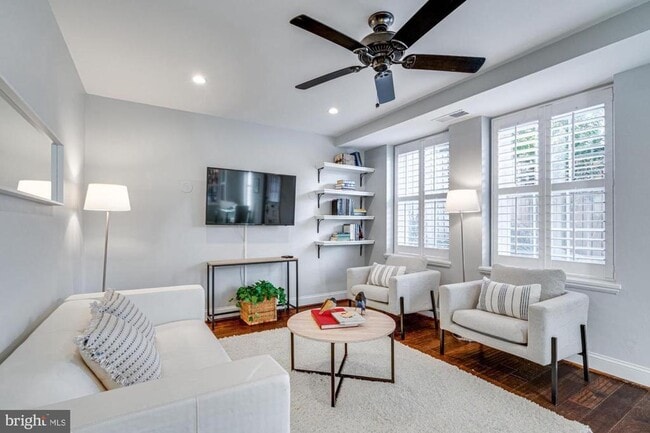 Building Photo - 4224 32nd St S